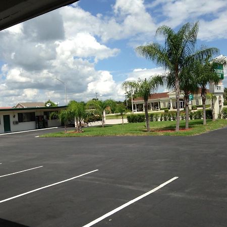 Economy Inn Okeechobee Buitenkant foto