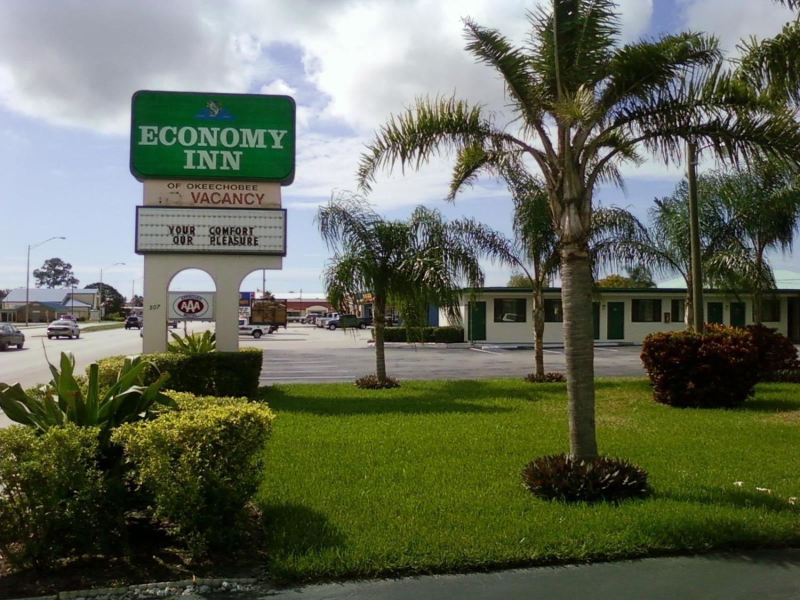 Economy Inn Okeechobee Buitenkant foto