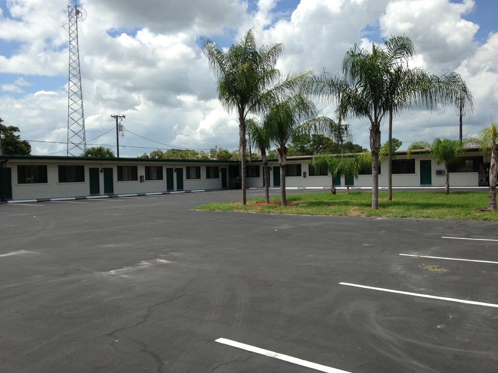 Economy Inn Okeechobee Buitenkant foto